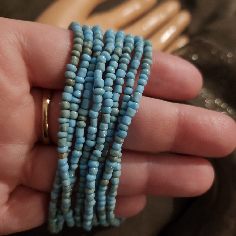 Turquoise Color Beaded Mother of Pearl Shell Stretchy Bracelet - Picture 5 of 7